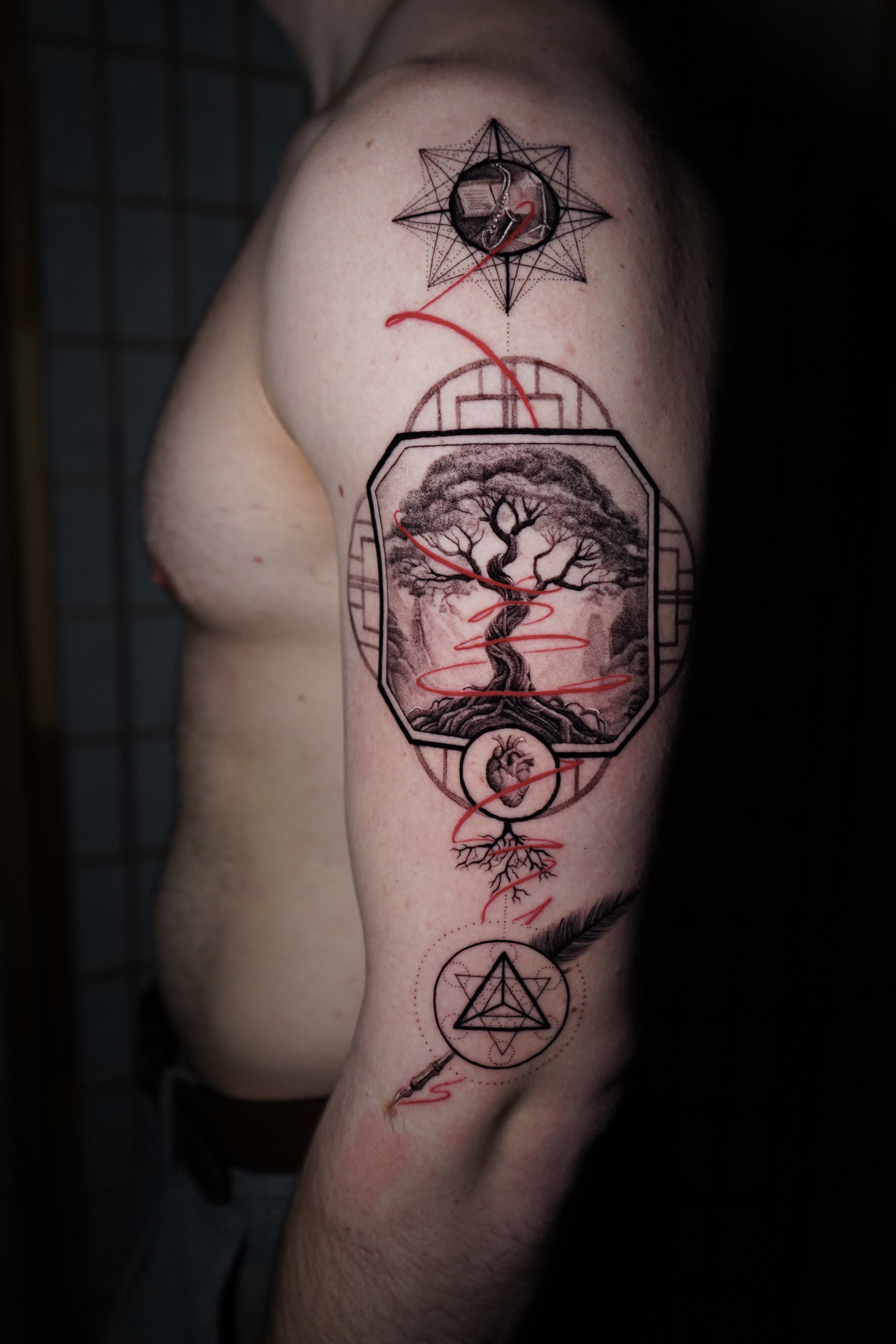 Tatouage arbre de vie – composition détaillée par Phil à Lausanne