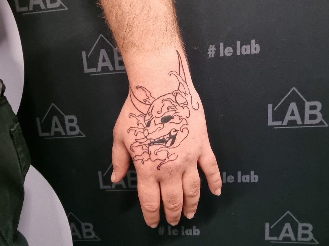 Hanya tattoo